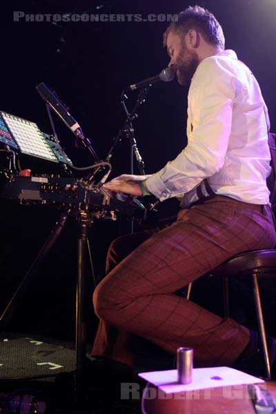 MUGISON - 2010-02-21 - PARIS - La Maroquinerie - 